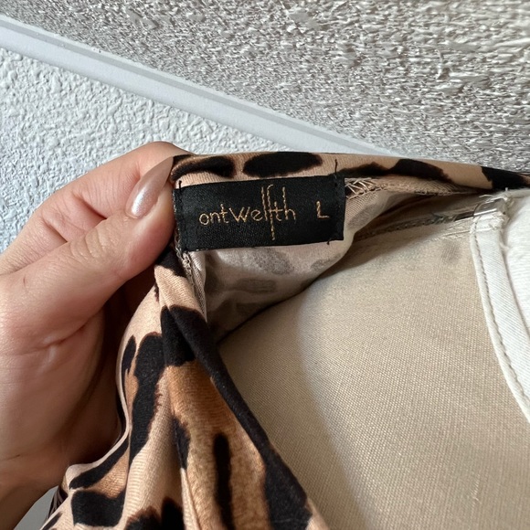 Cheetah Print Puff Sleeve Top - Picture 3 of 4